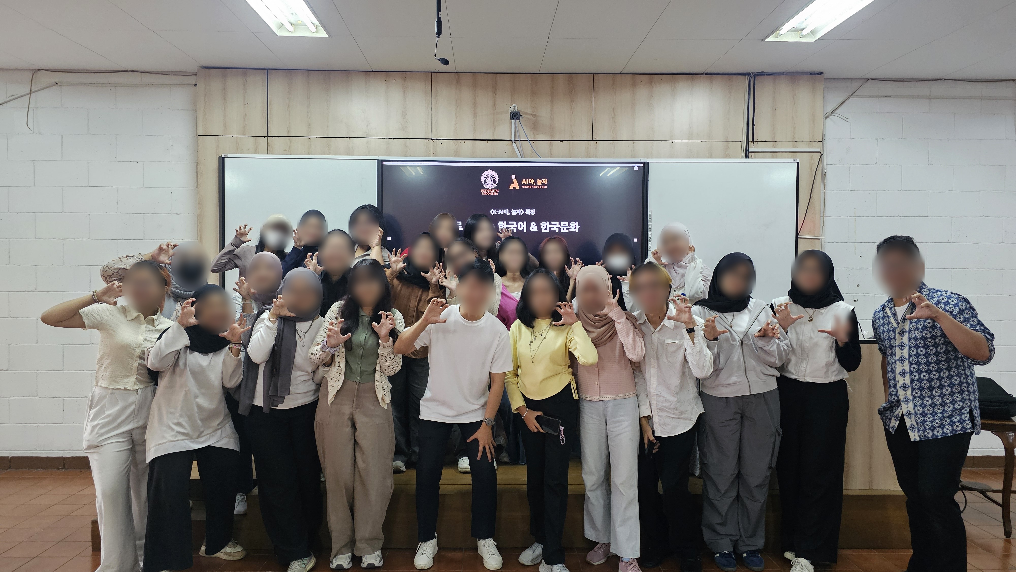 Altner special lecture at Universitas Indonesia — group photo with students